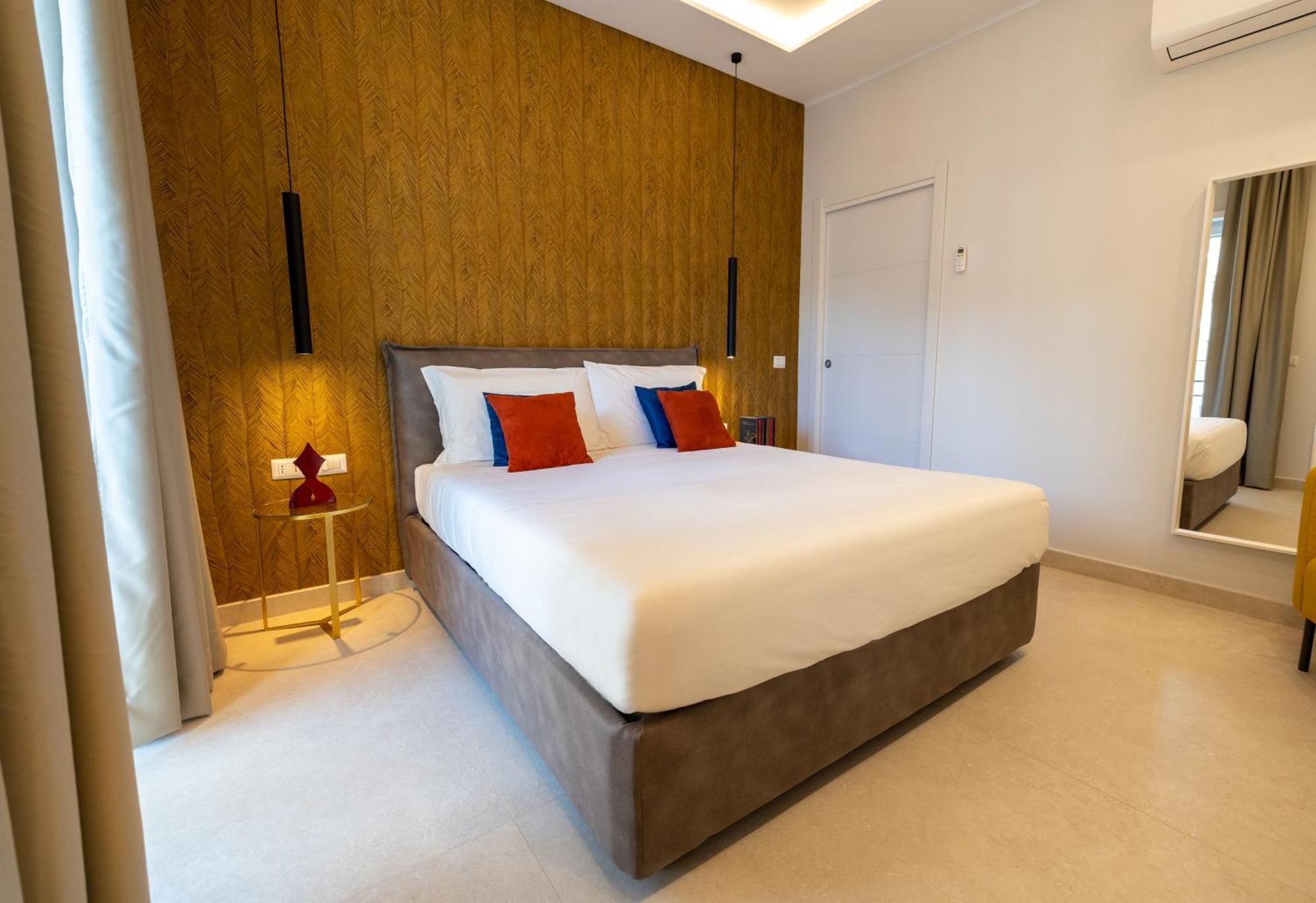 Apartment Center - E Neapel