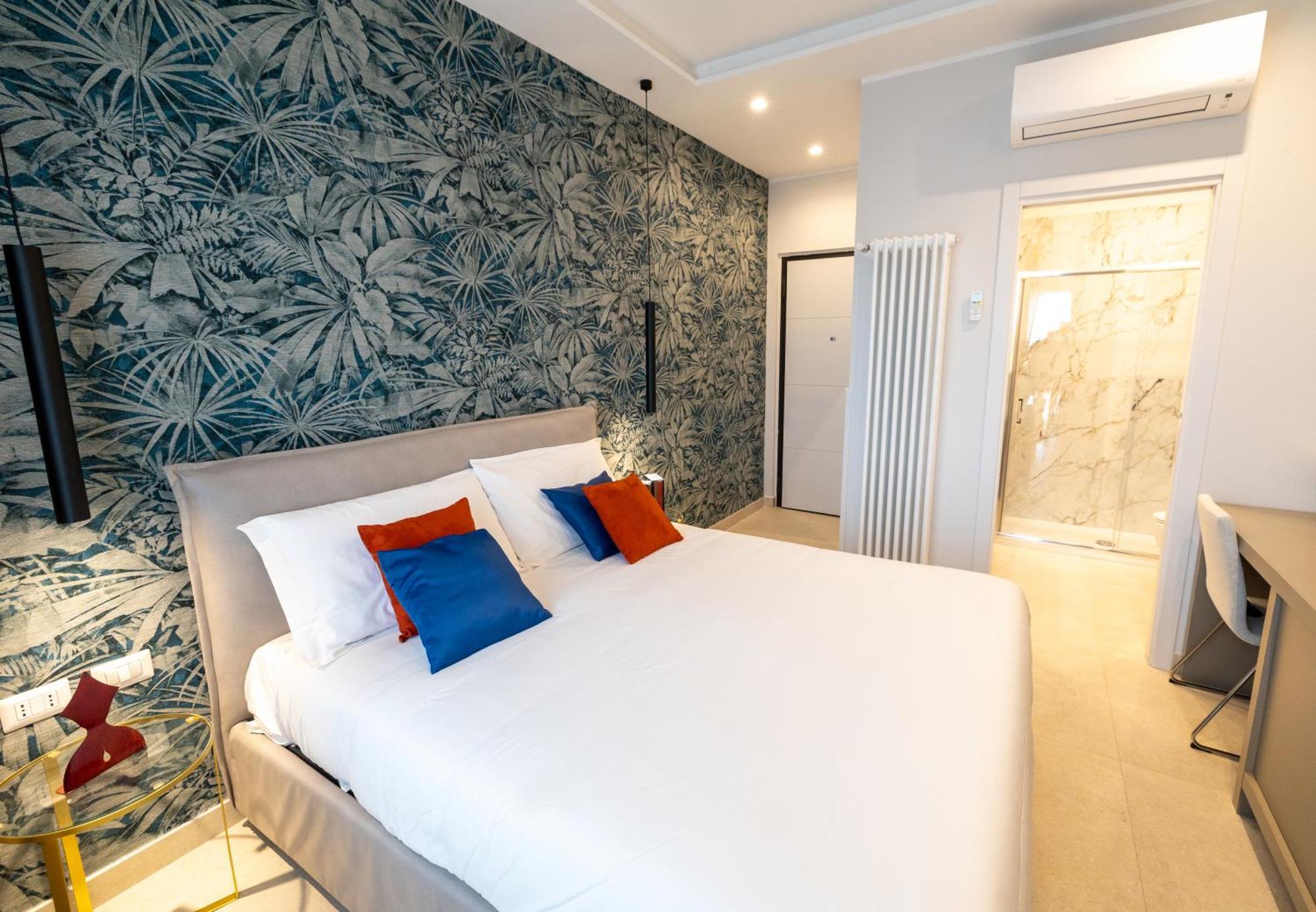Apartment Center - E Neapel